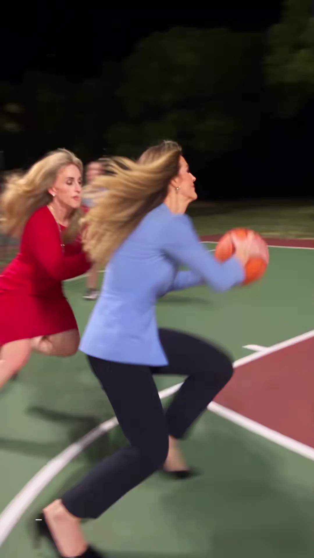 Check Your 1v1 Dunk Result: Ball, Hands, Rim, Two Dunks and the Celebration