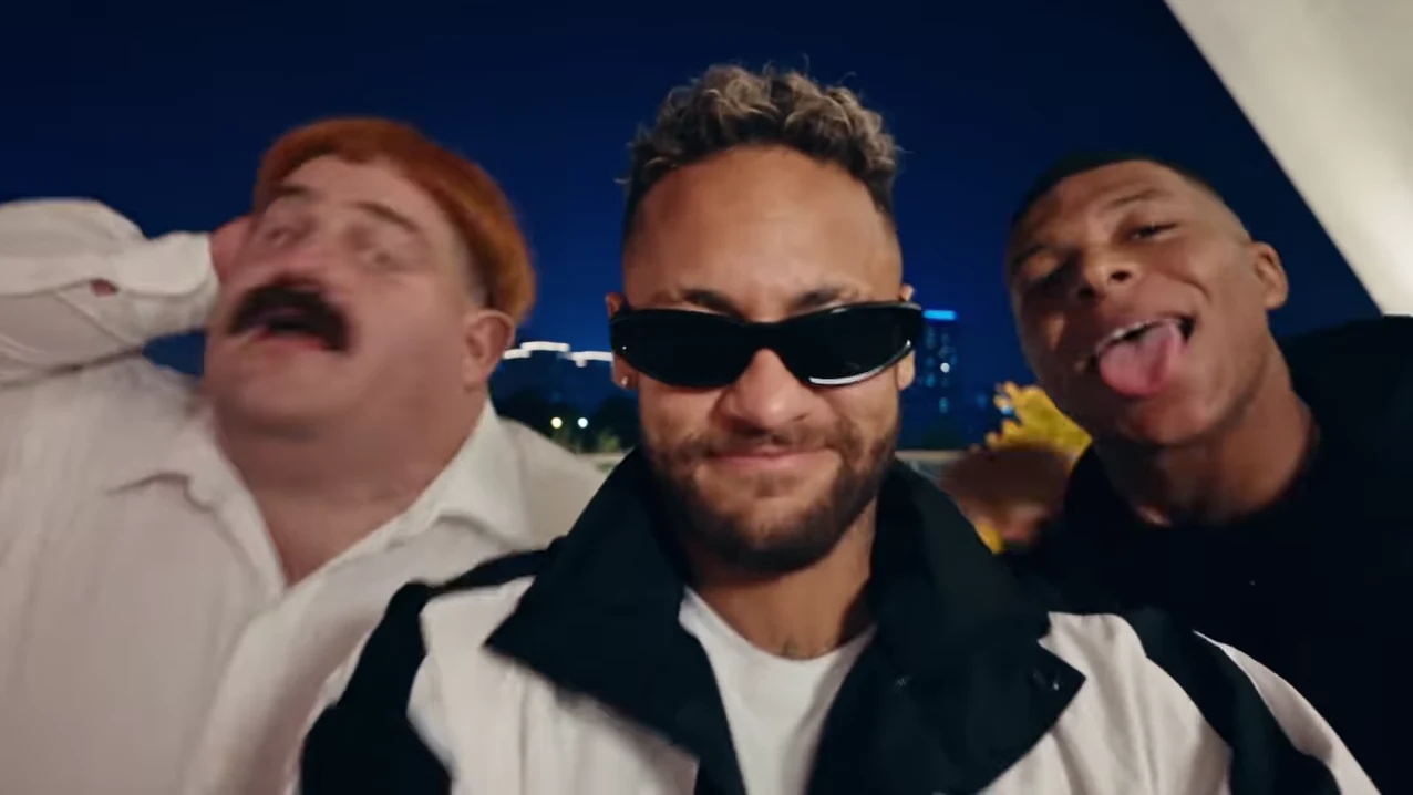 Crop Gangnam Style Trio for Vertical Video Without Losing Friends